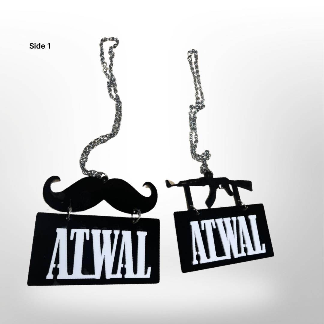 Voiture de nom de famille "Atwal" - moustache/pistolet