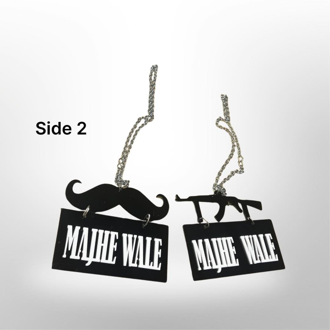 Cintre de voiture "Majhe Wale" - moustache/pistolet